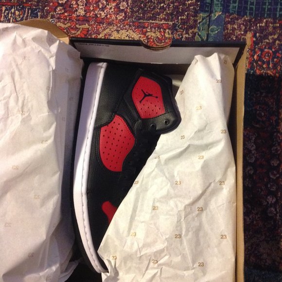 Jordan  Access Men\'s Black, Red & White Leather Sneakers - 11.5 - New in Box main image 4